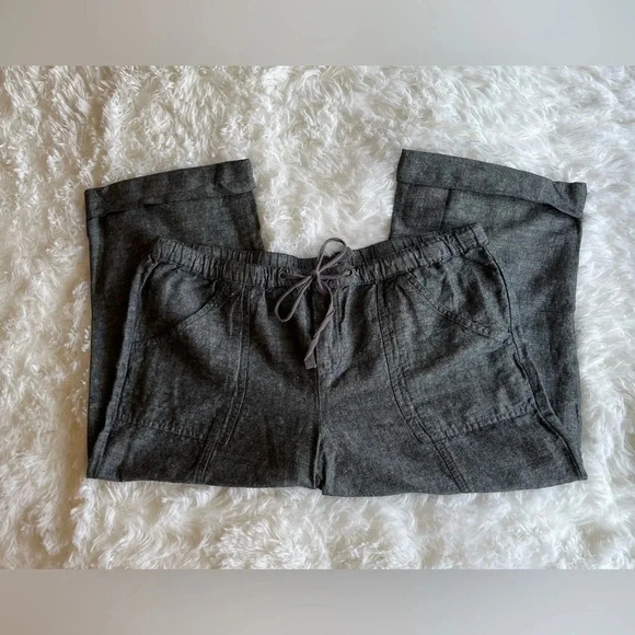 New York & Company Capris - Picture 3 of 9